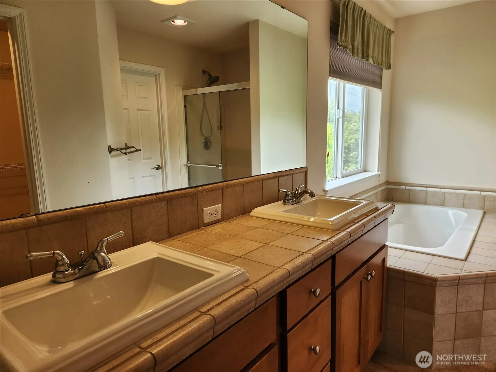 13239 124th Court NE, Kirkland, WA 98034