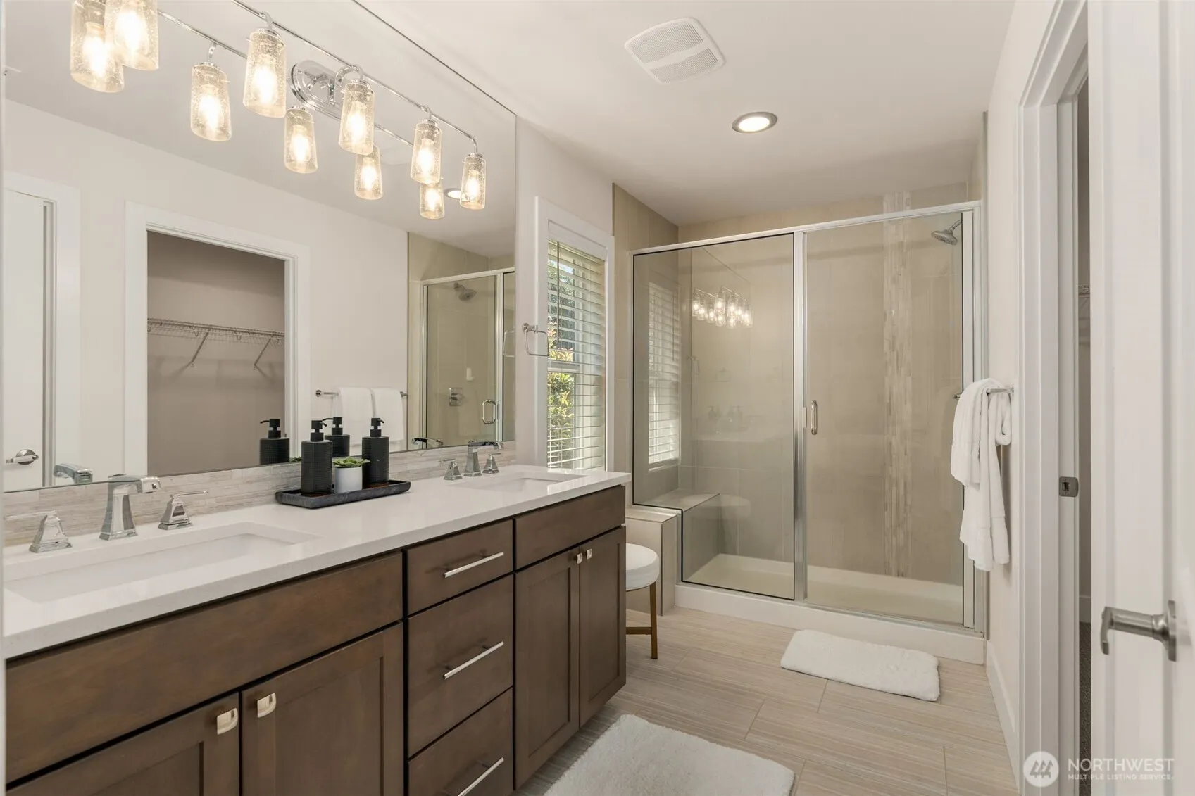 842 Chelan Place NE, Renton, WA 98059