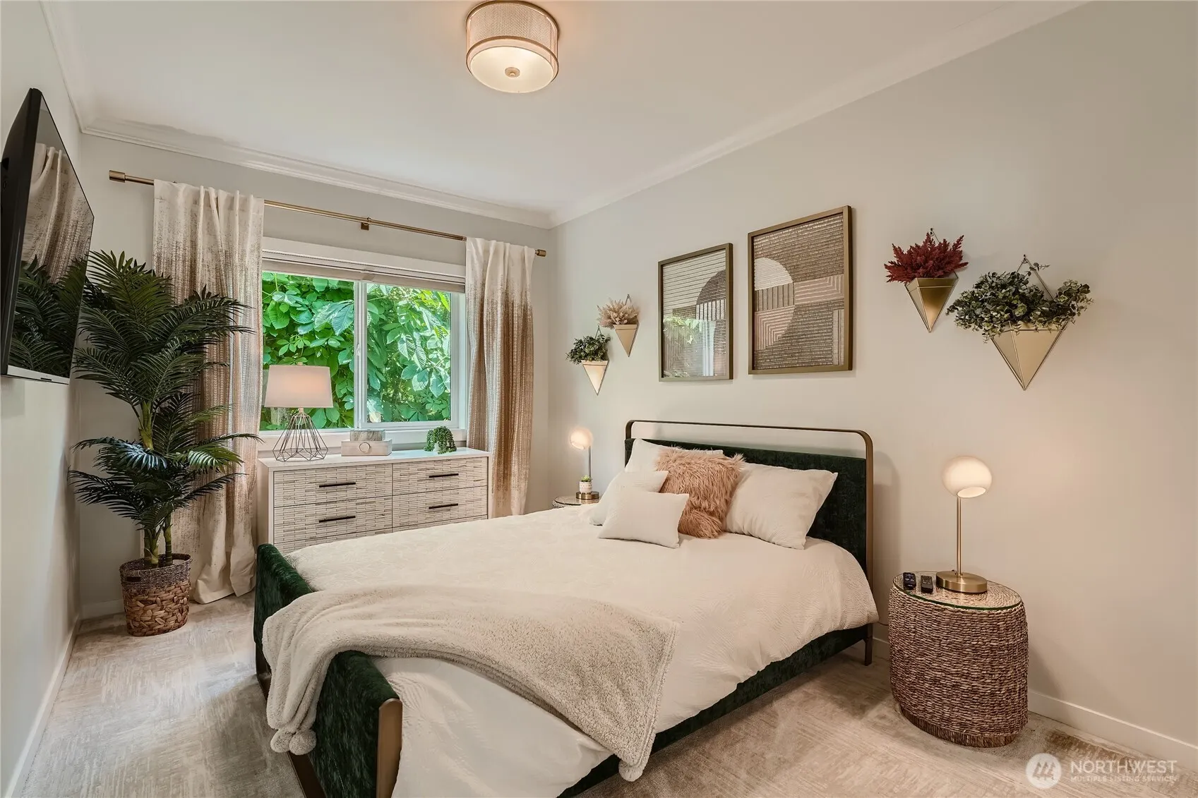 1240 4th Street W, Kirkland, WA 98033