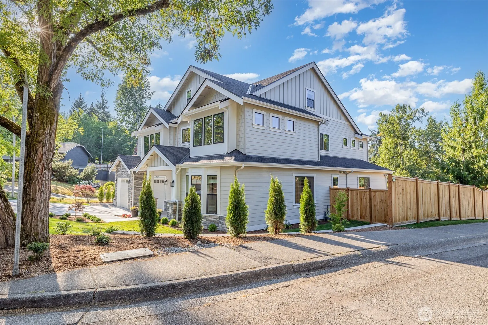 14820 NE 70th Court , Redmond, WA 98052