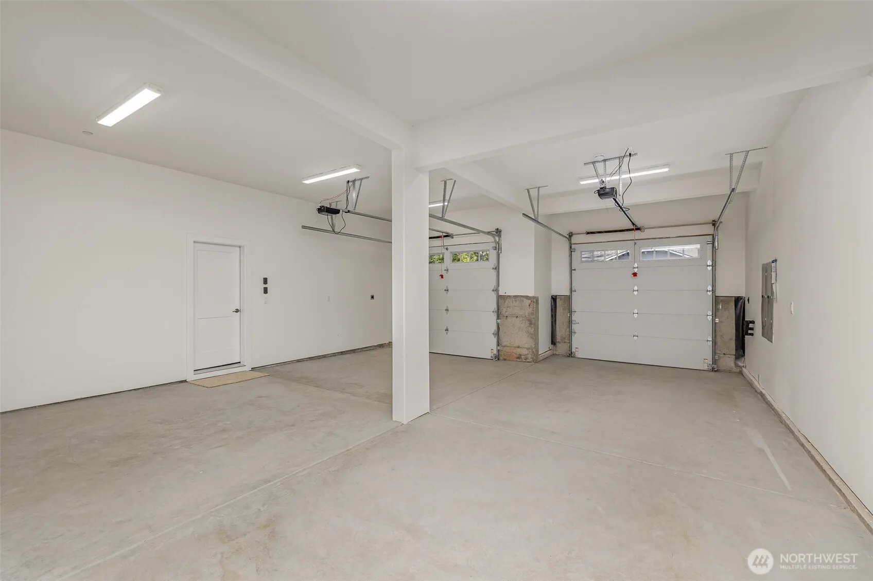 14820 NE 70th Court , Redmond, WA 98052