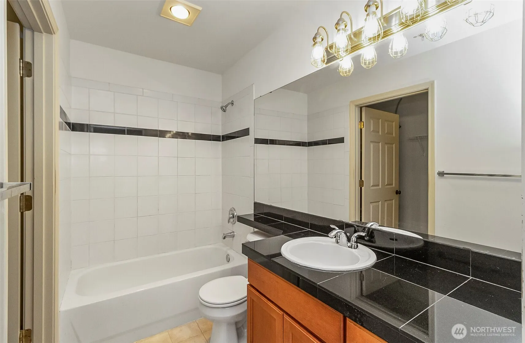 14821 29th Avenue W. #K101, Lynnwood, WA 98087