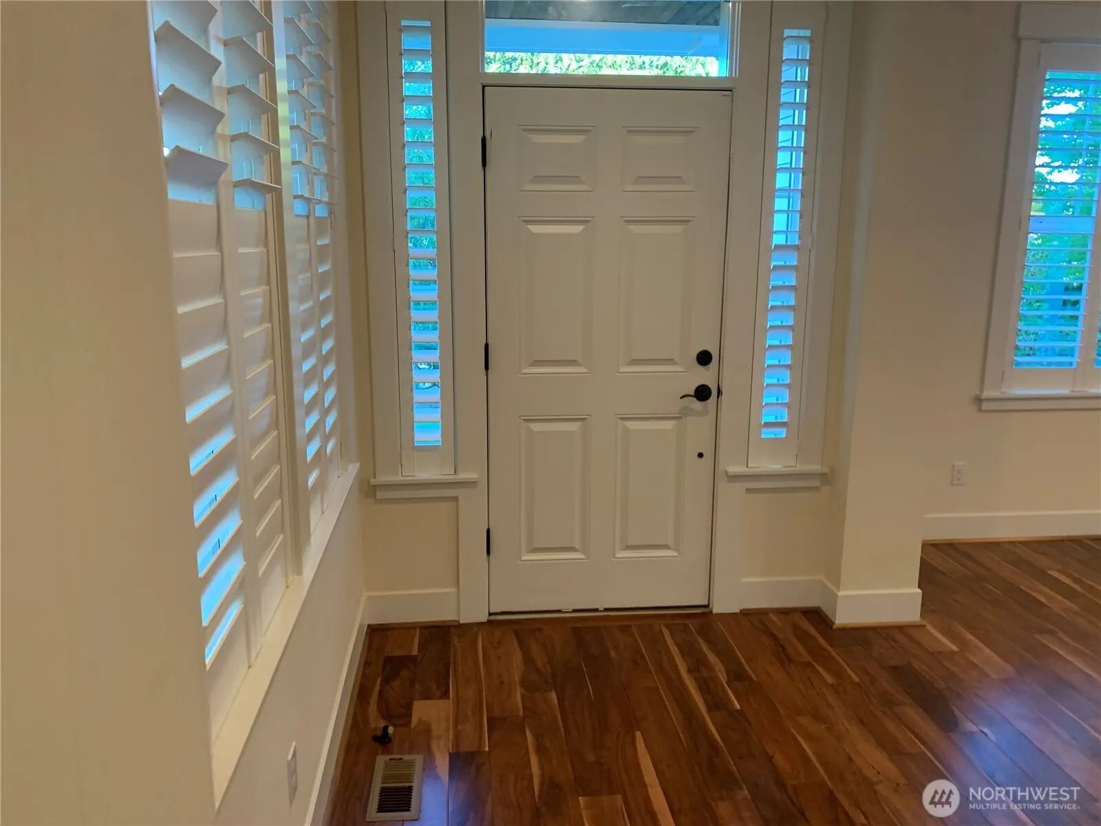 412 State Street S, Kirkland, WA 98033