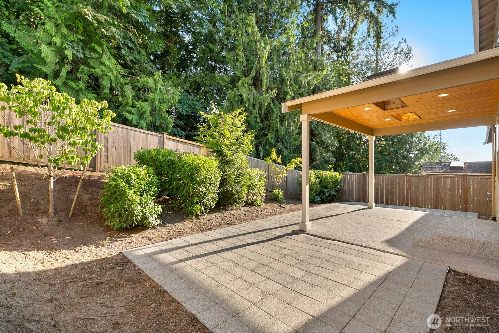 23077 SE 52nd Street , Issaquah, WA 98029