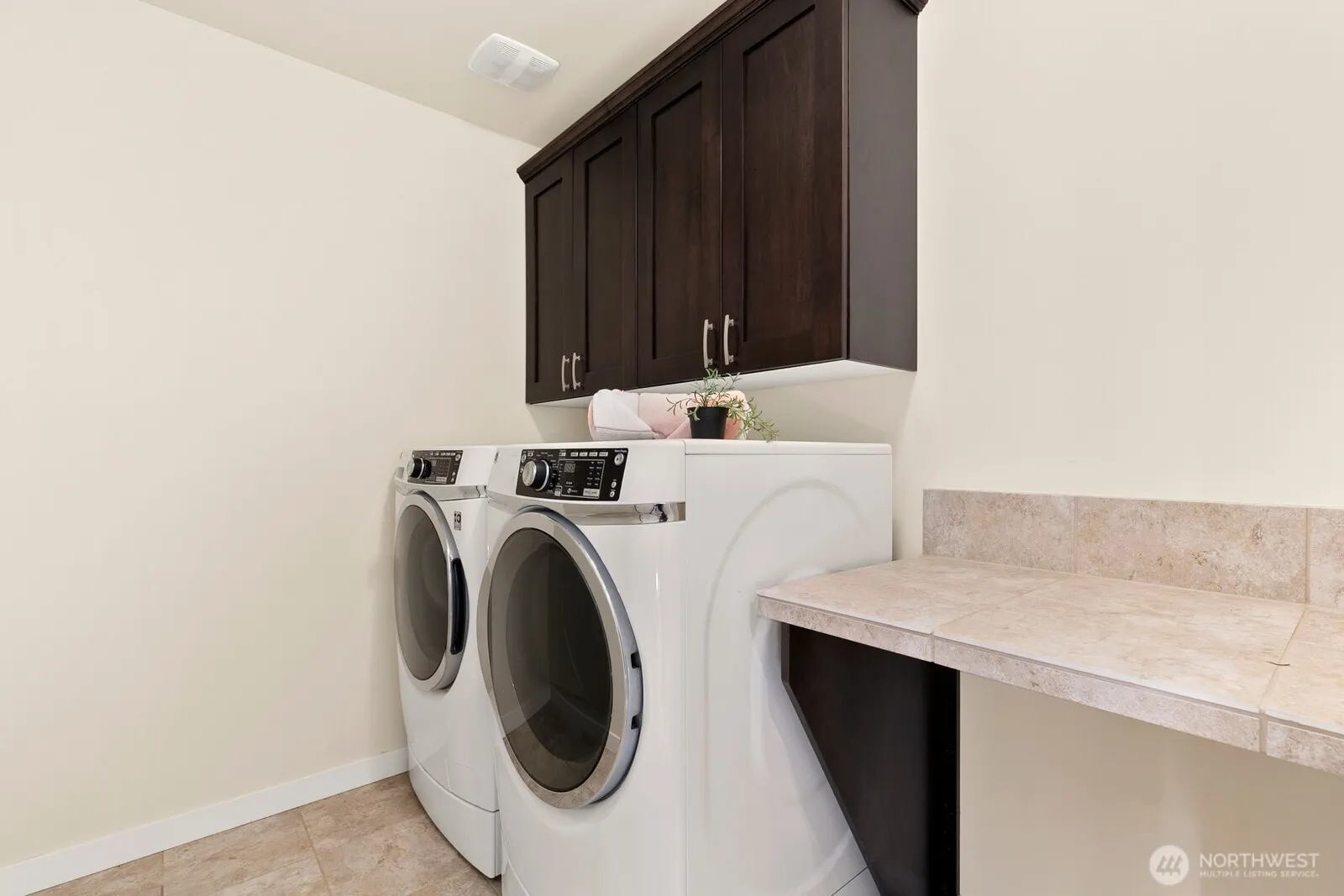 23077 SE 52nd Street , Issaquah, WA 98029