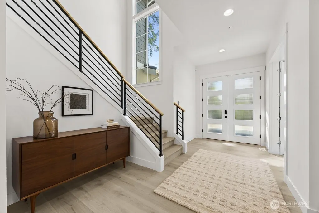 24931 SE 17th Street #3, Sammamish, WA 98075