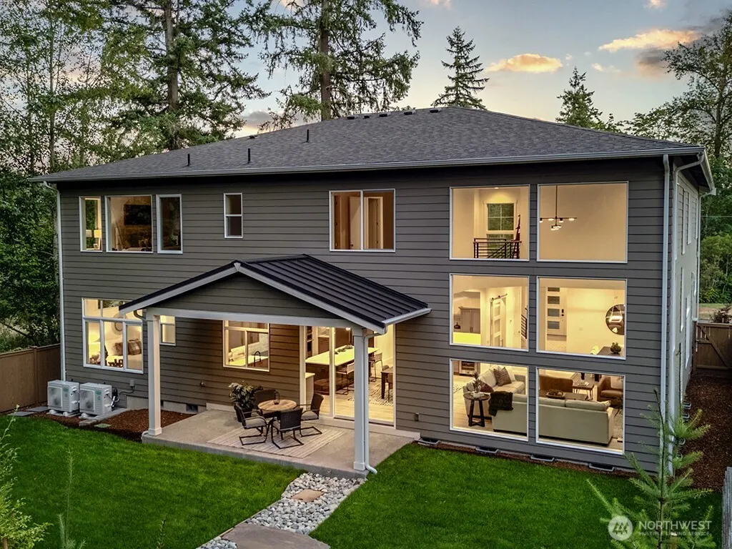 24931 SE 17th Street #3, Sammamish, WA 98075