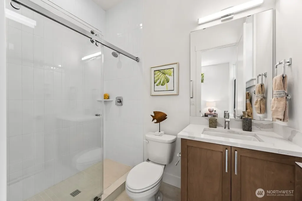 24931 SE 17th Street #3, Sammamish, WA 98075