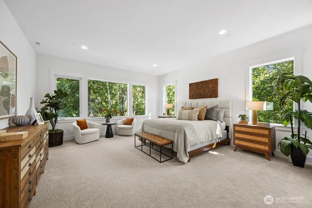 24931 SE 17th Street #3, Sammamish, WA 98075