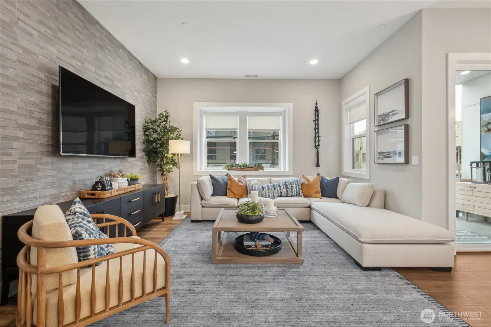18814 99th Court NE #B, Bothell, WA 98011
