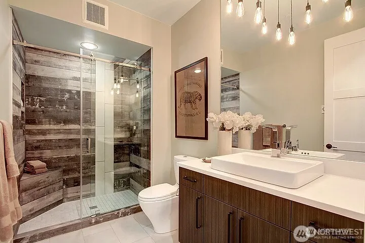 332 13th Avenue , Kirkland, WA 98033