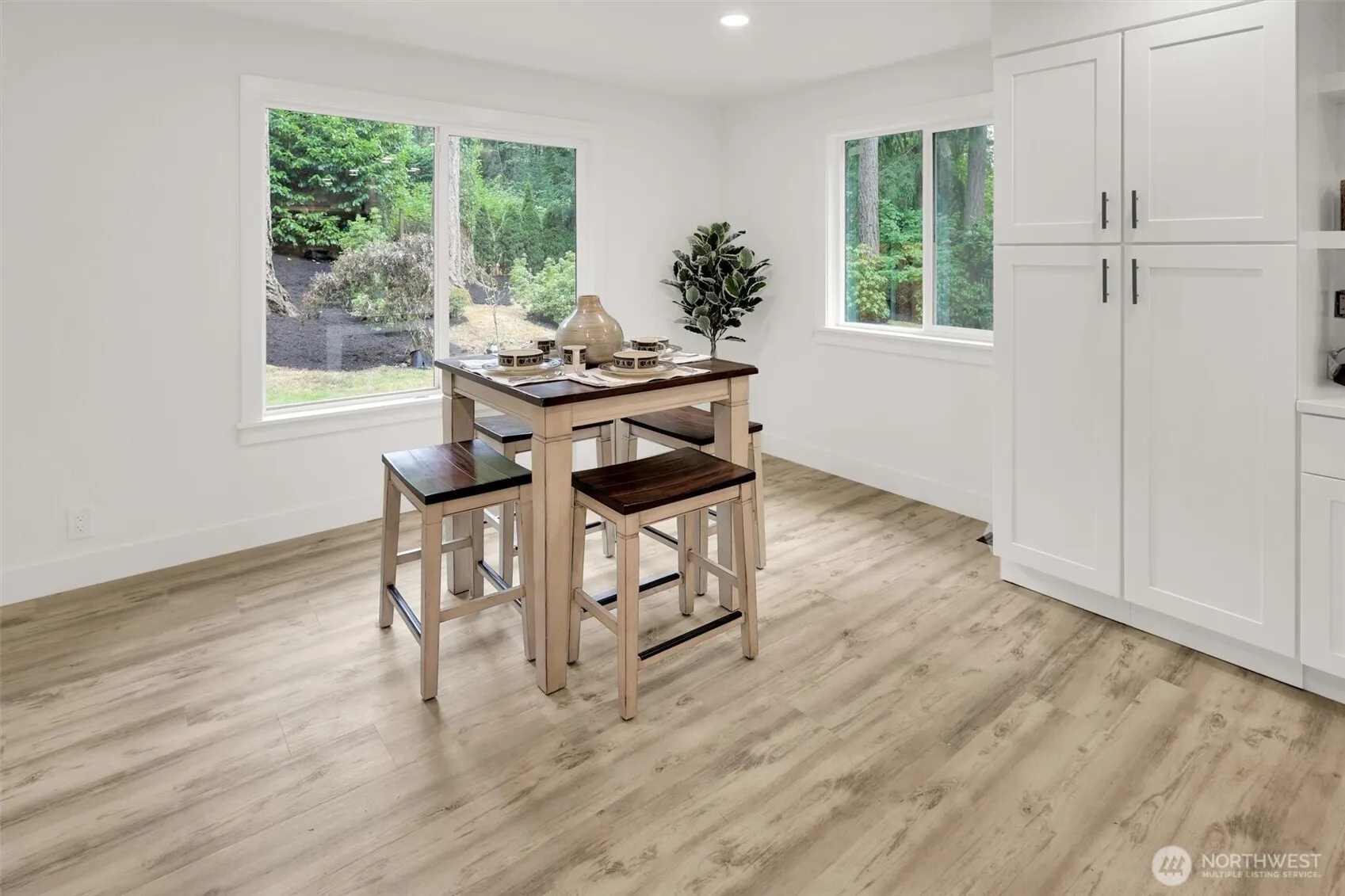 21401 SE 16th Place , Sammamish, WA 98075