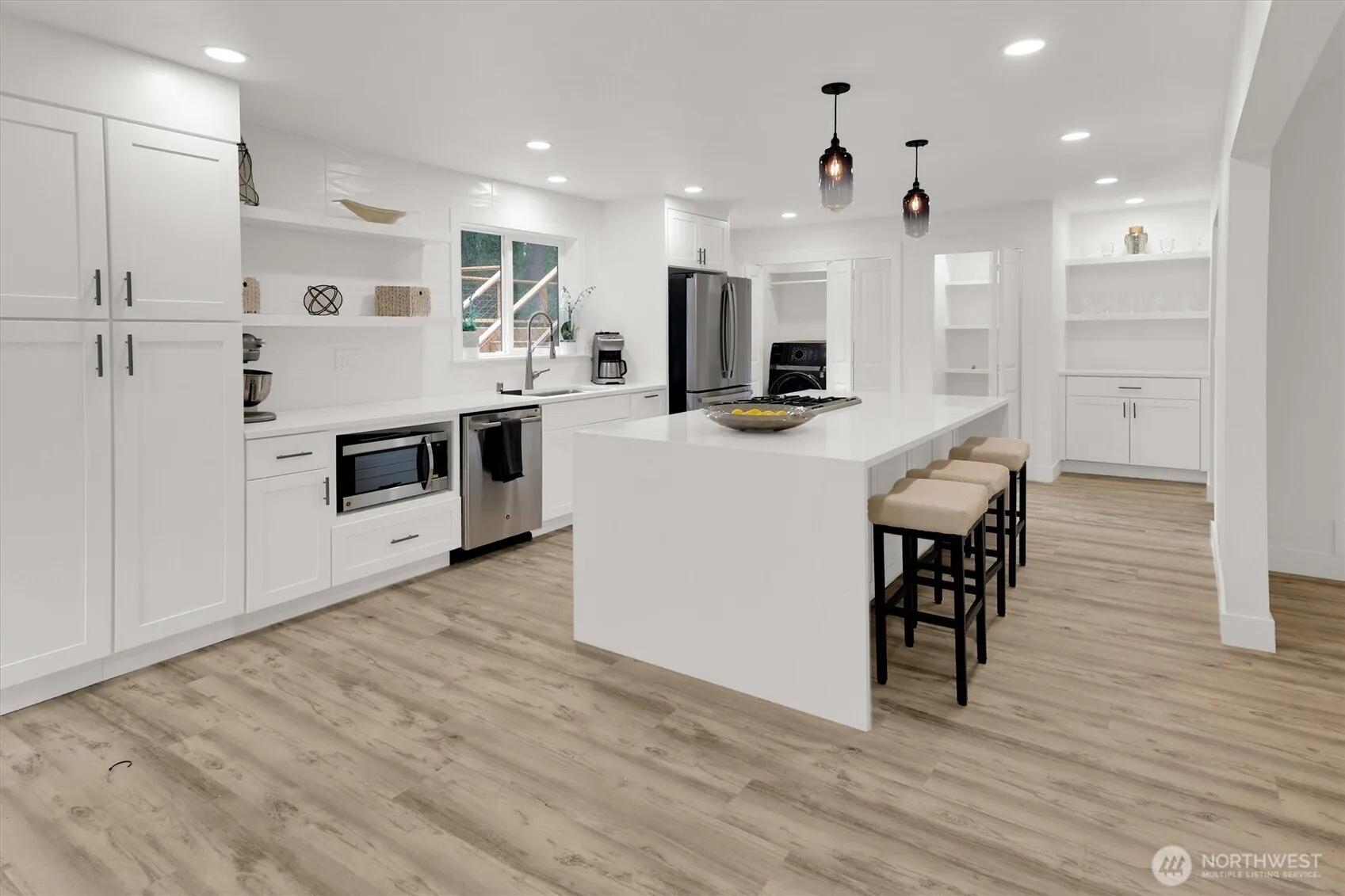21401 SE 16th Place , Sammamish, WA 98075