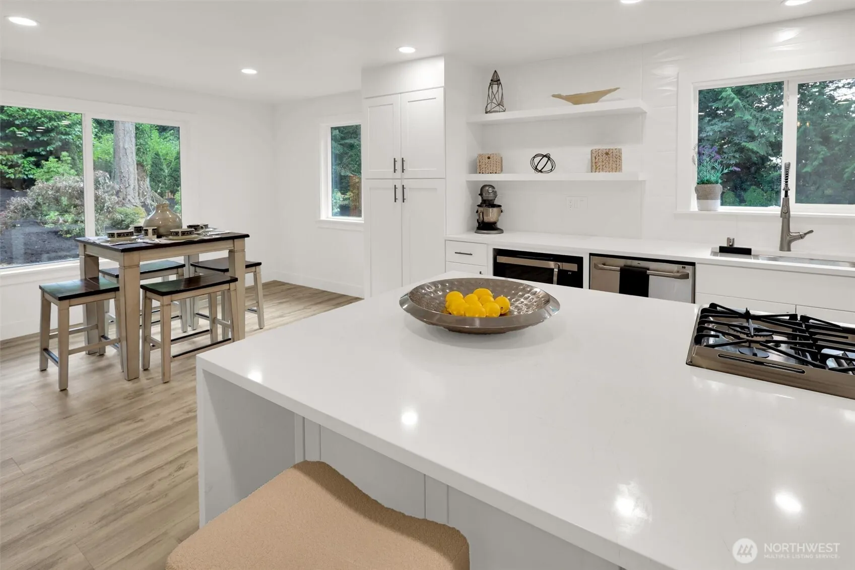 21401 SE 16th Place , Sammamish, WA 98075
