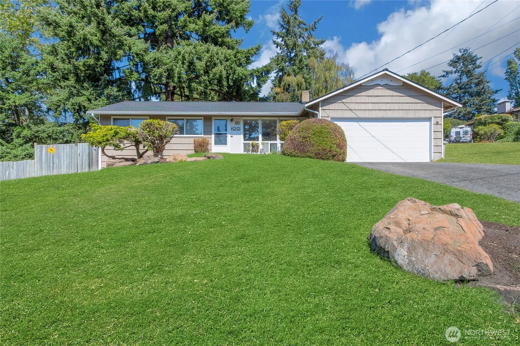 2404 S 249th Place , Kent, WA 98032