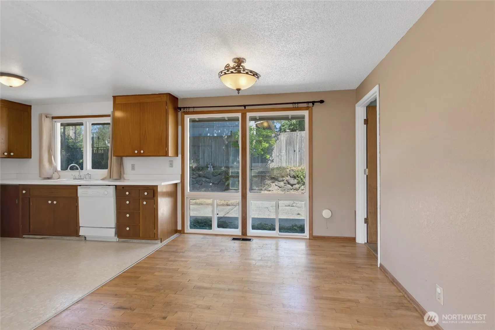 2404 S 249th Place , Kent, WA 98032