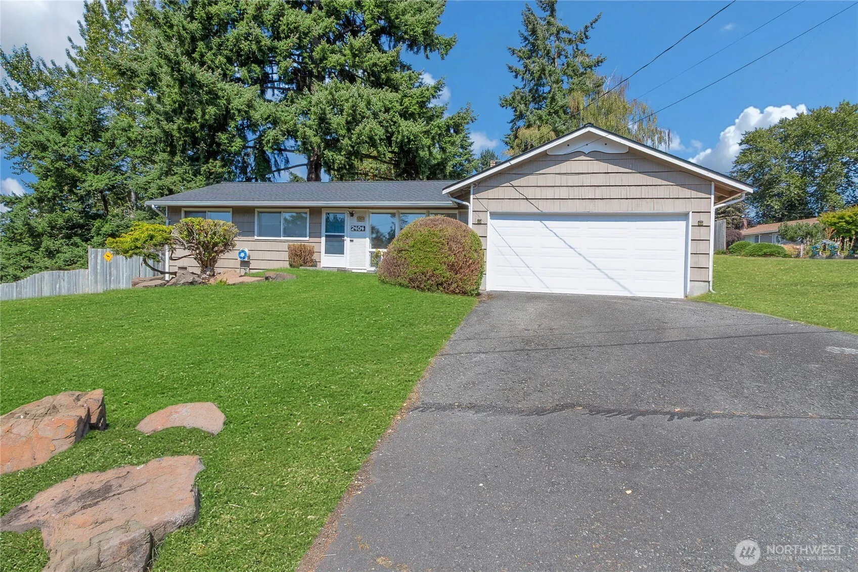 2404 S 249th Place , Kent, WA 98032