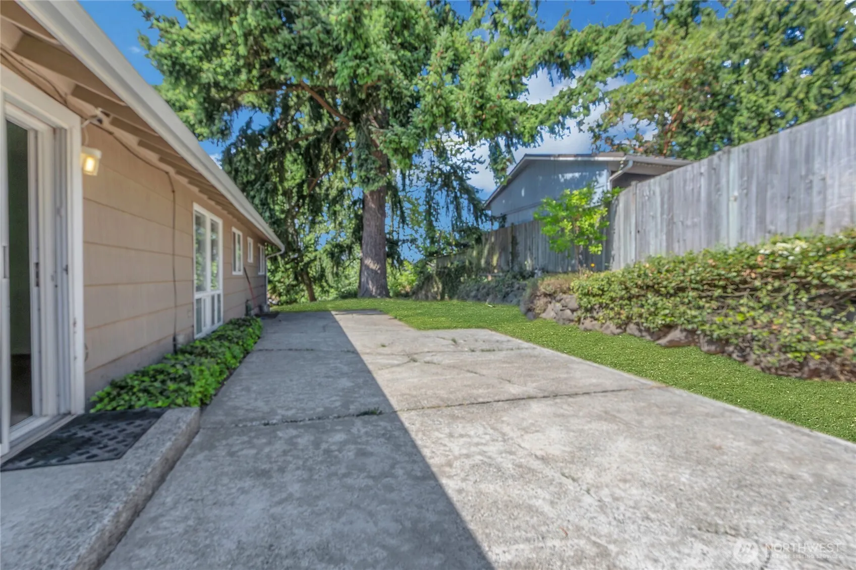 2404 S 249th Place , Kent, WA 98032