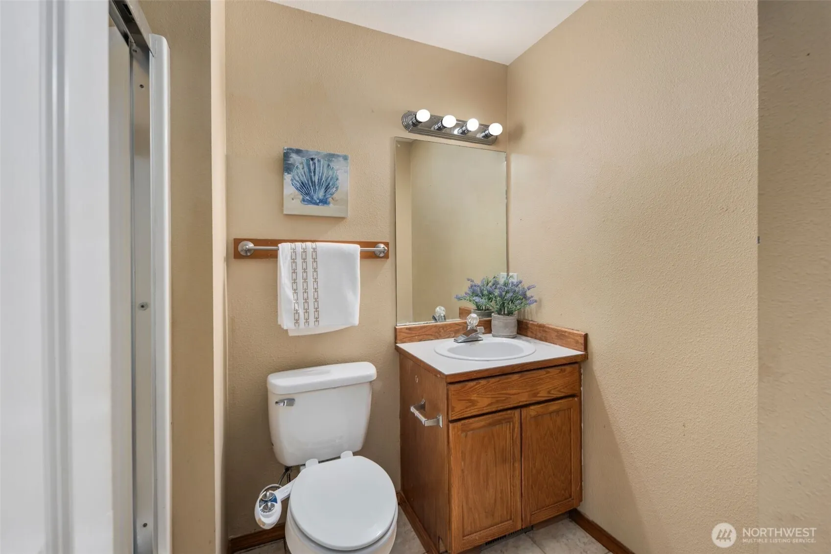 18920 21st Avenue West , Lynnwood, WA 98036