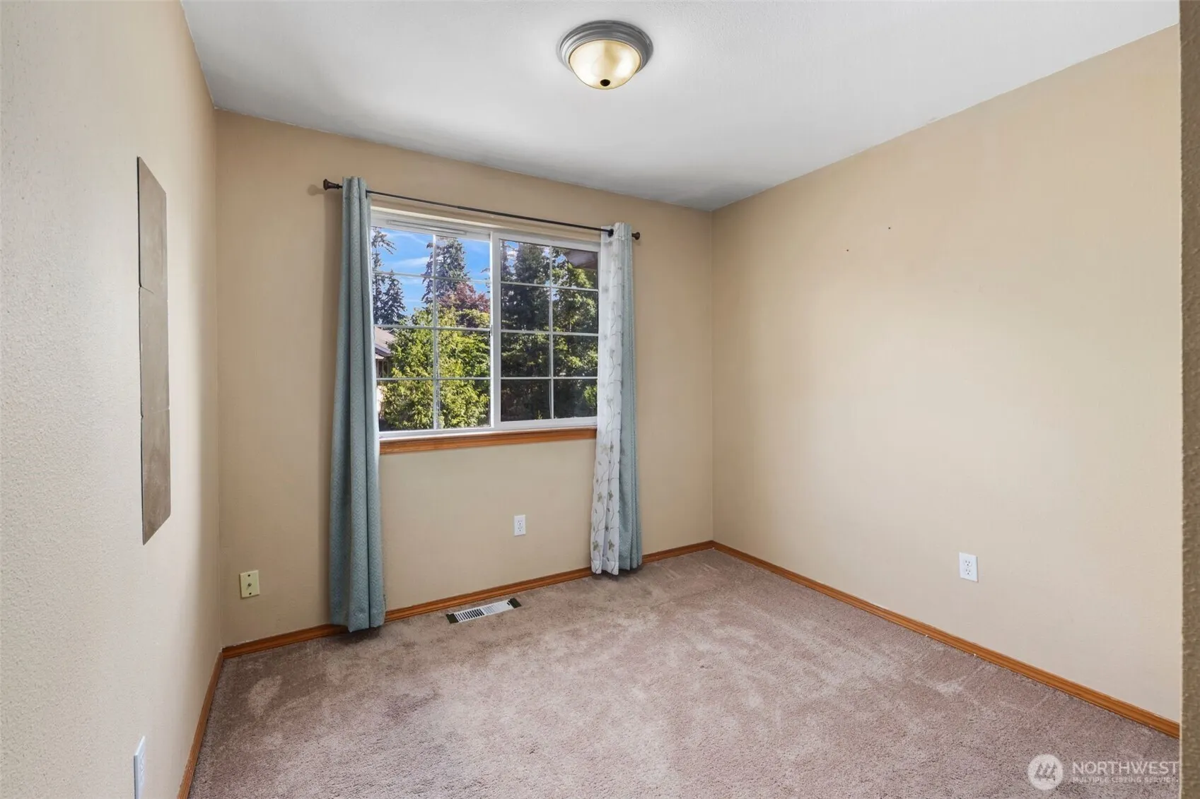 18920 21st Avenue West , Lynnwood, WA 98036