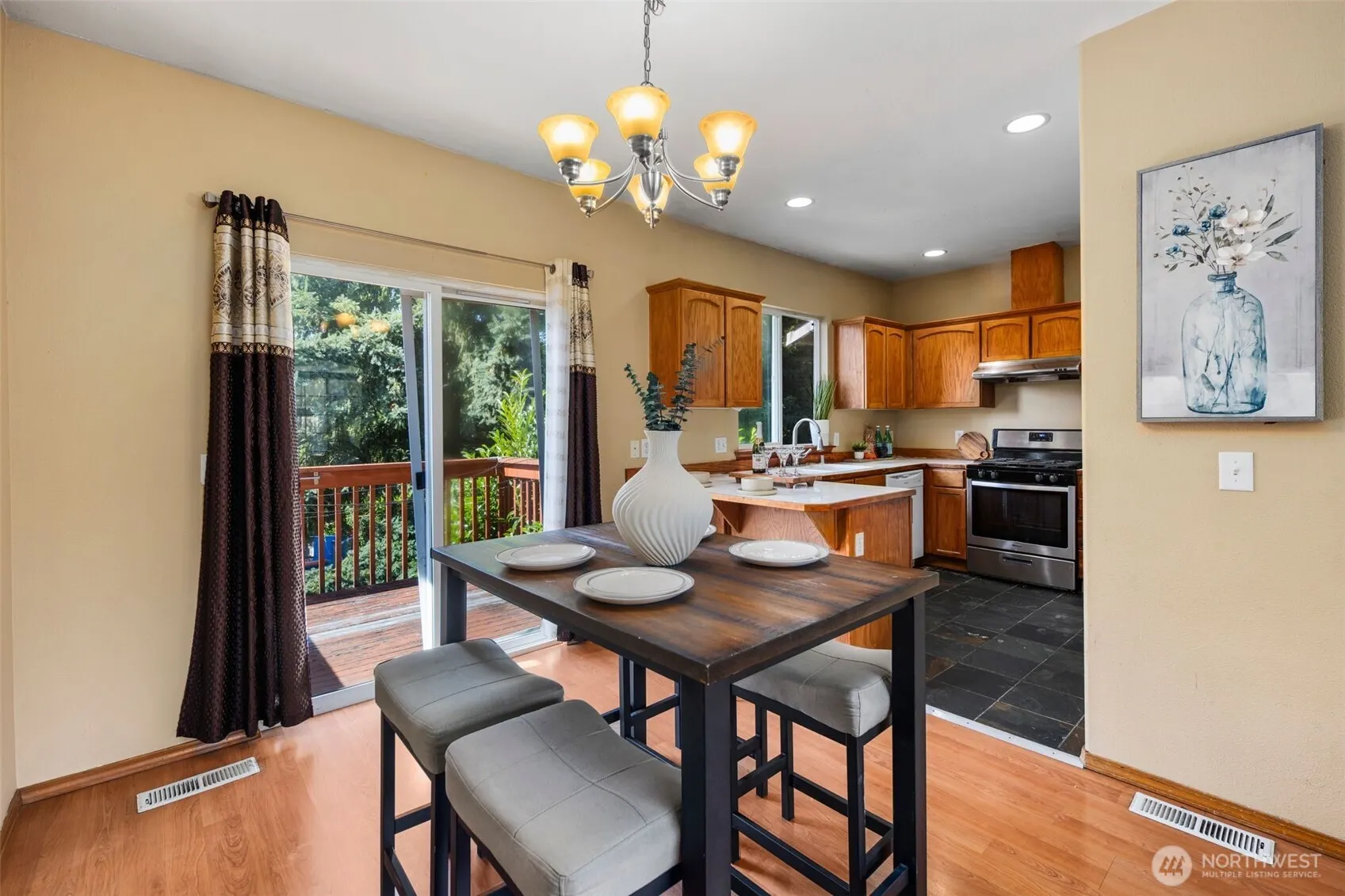 18920 21st Avenue West , Lynnwood, WA 98036