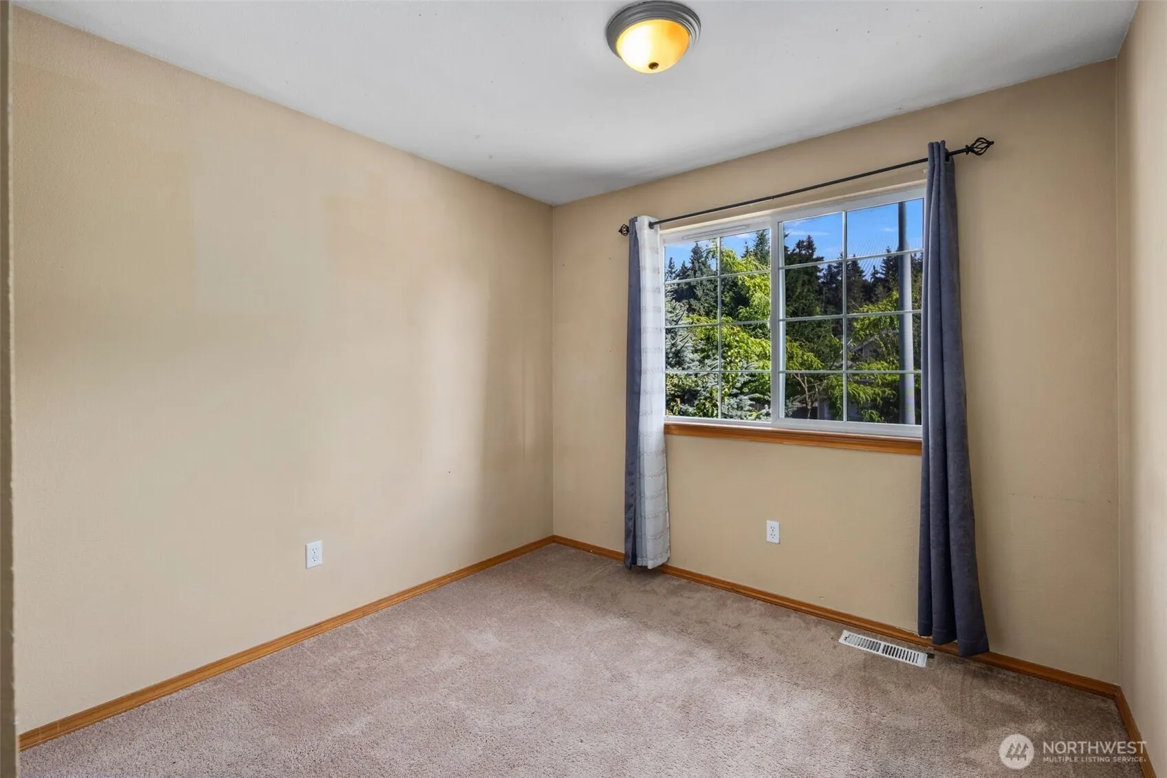 18920 21st Avenue West , Lynnwood, WA 98036