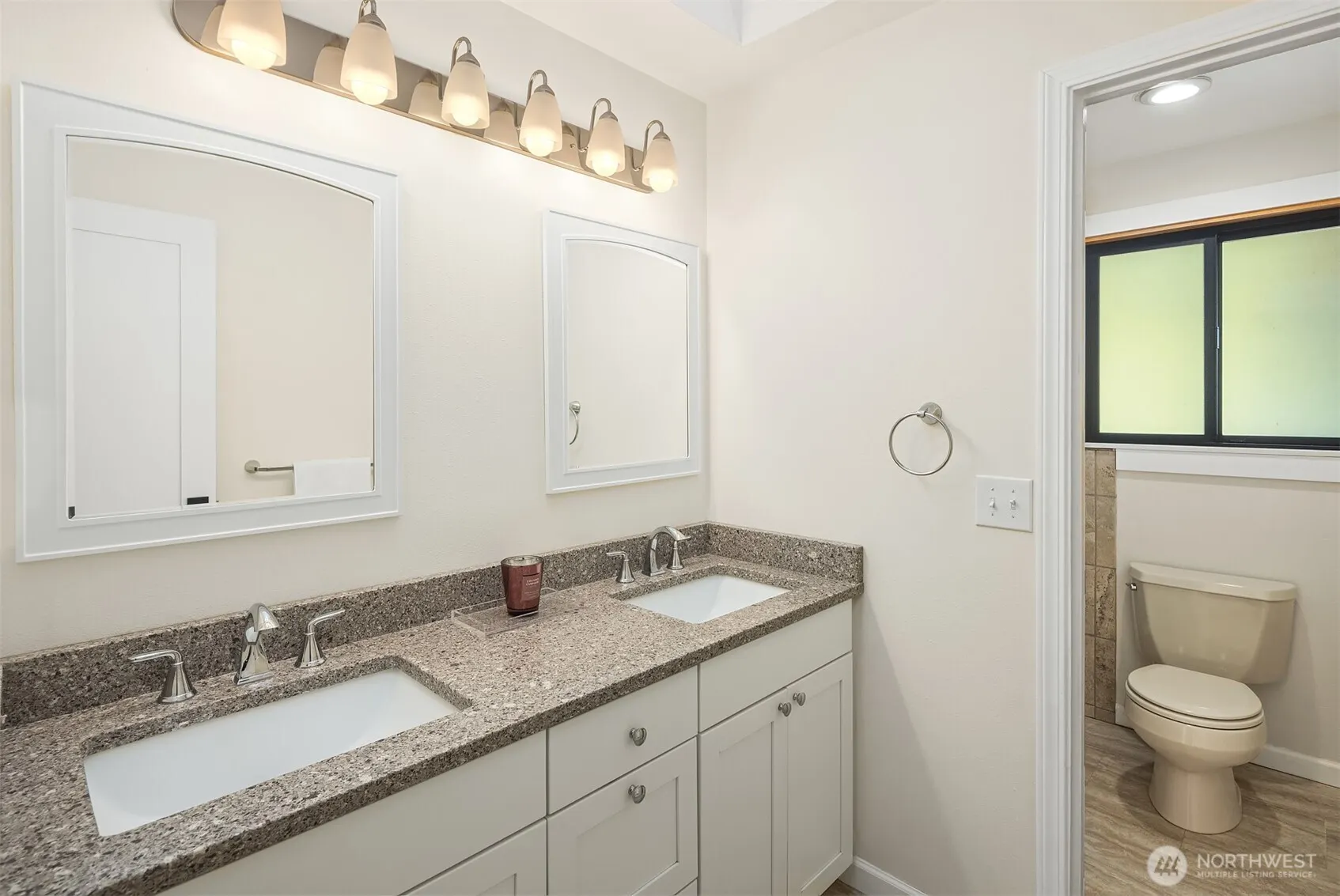 6701 277th Way SE , Issaquah, WA 98027