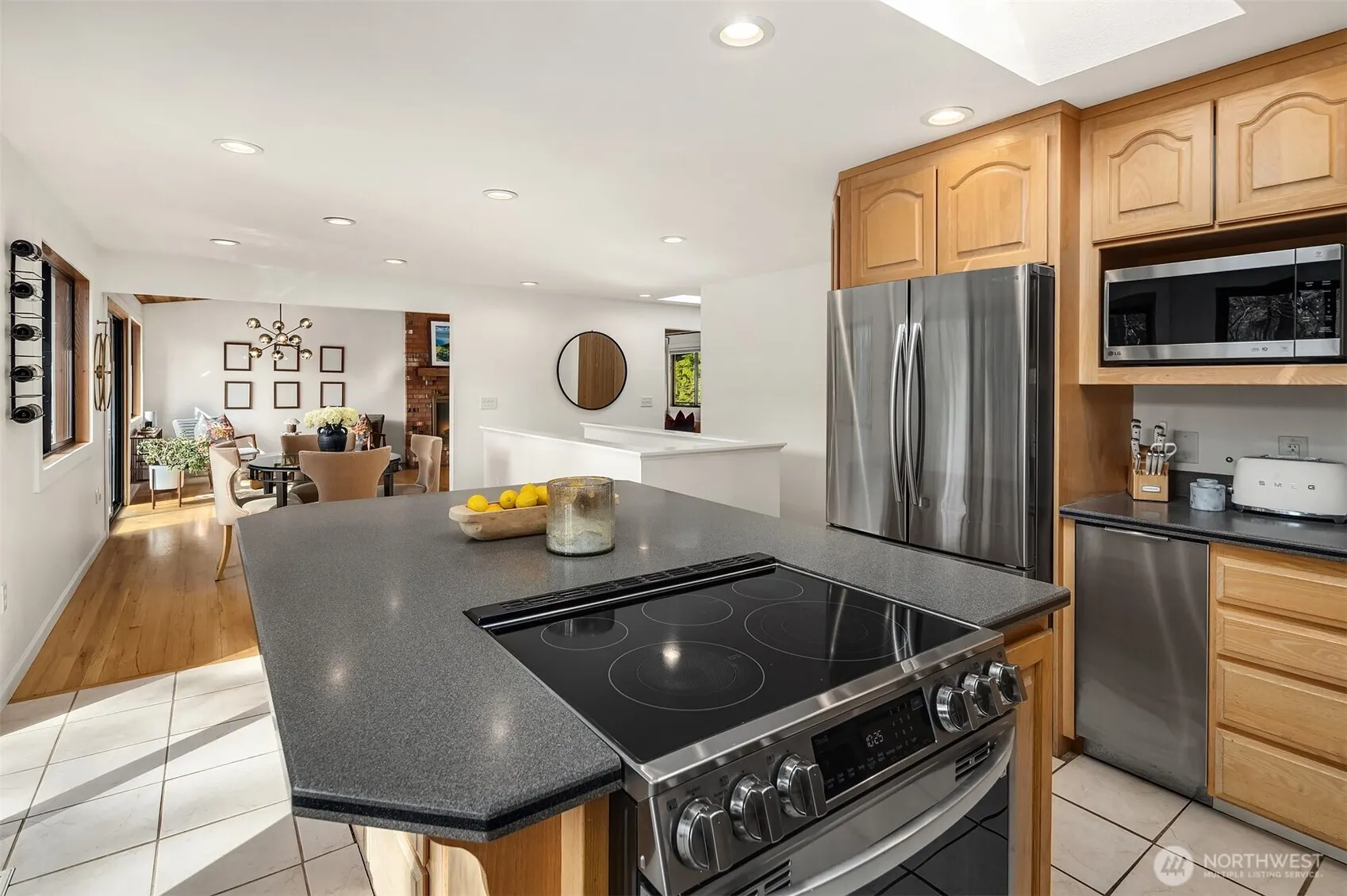 6701 277th Way SE , Issaquah, WA 98027