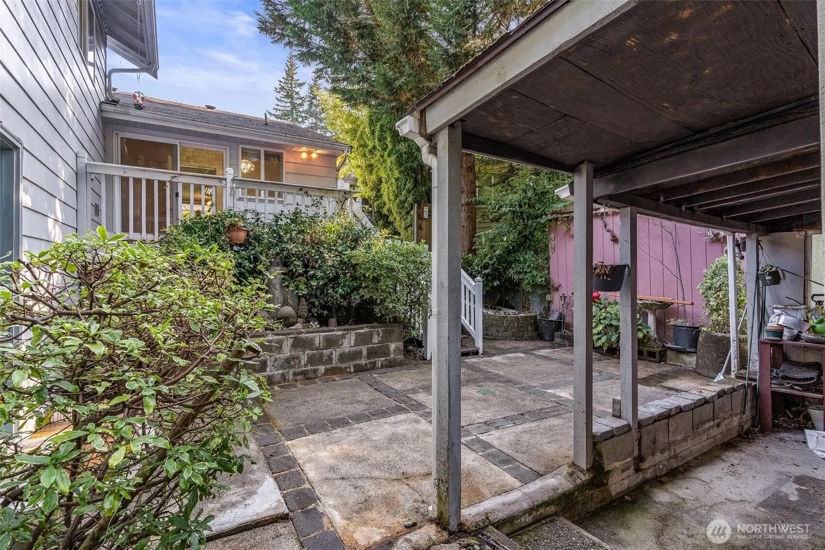 16576 NE 97th Place , Redmond, WA 98052-3166