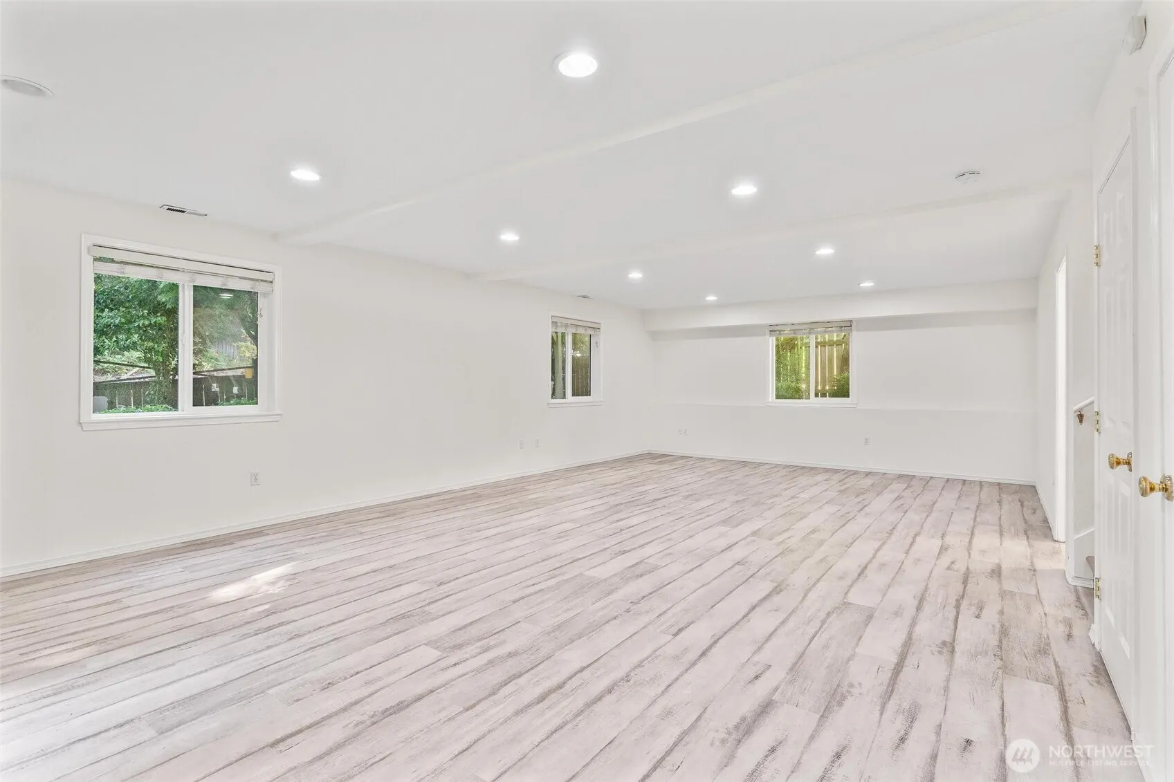 16576 NE 97th Place , Redmond, WA 98052-3166
