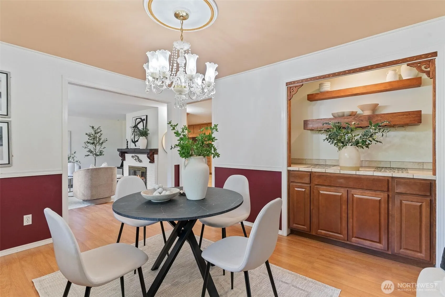 16576 NE 97th Place , Redmond, WA 98052-3166
