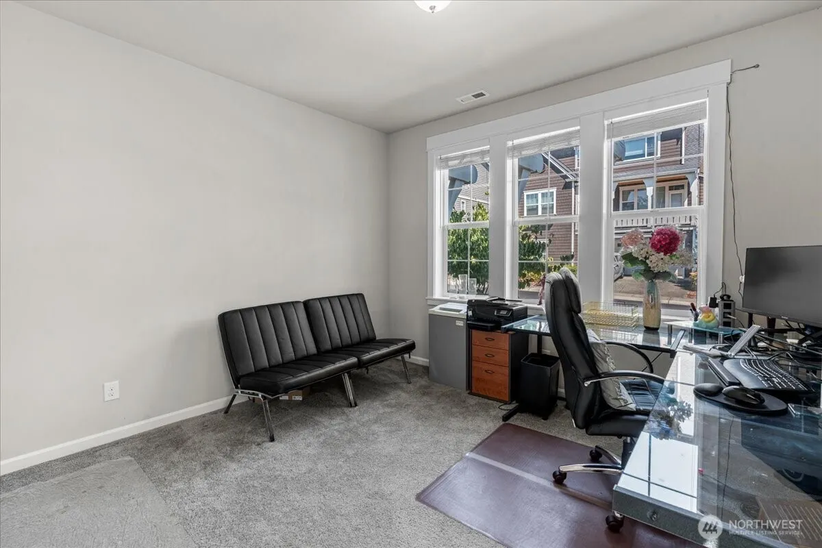 767 Lyons Avenue NE, Renton, WA 98059
