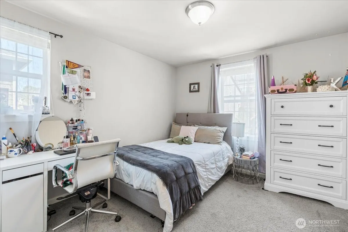 767 Lyons Avenue NE, Renton, WA 98059