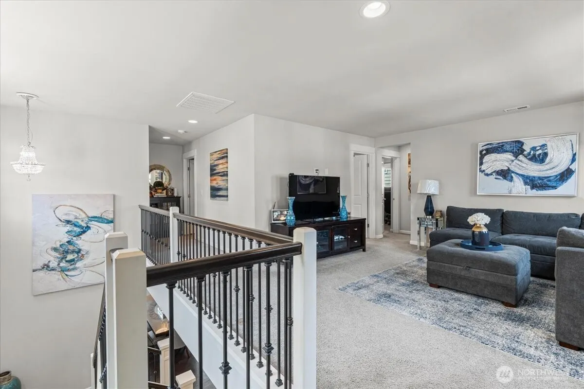 767 Lyons Avenue NE, Renton, WA 98059