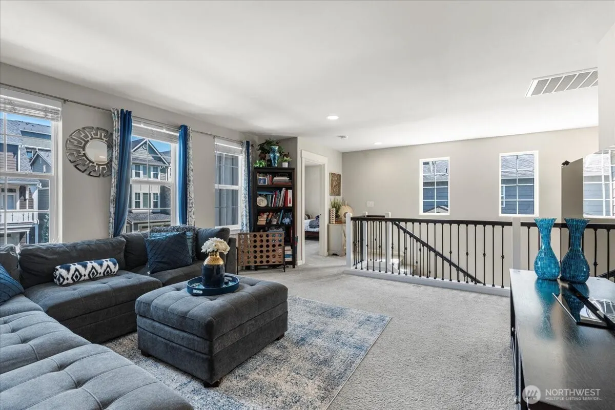 767 Lyons Avenue NE, Renton, WA 98059