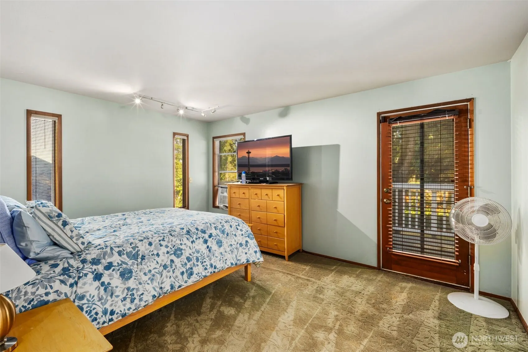 13941 NE 85th Street , Redmond, WA 98052