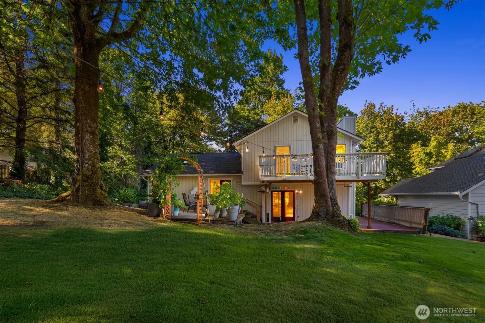 13941 NE 85th Street , Redmond, WA 98052