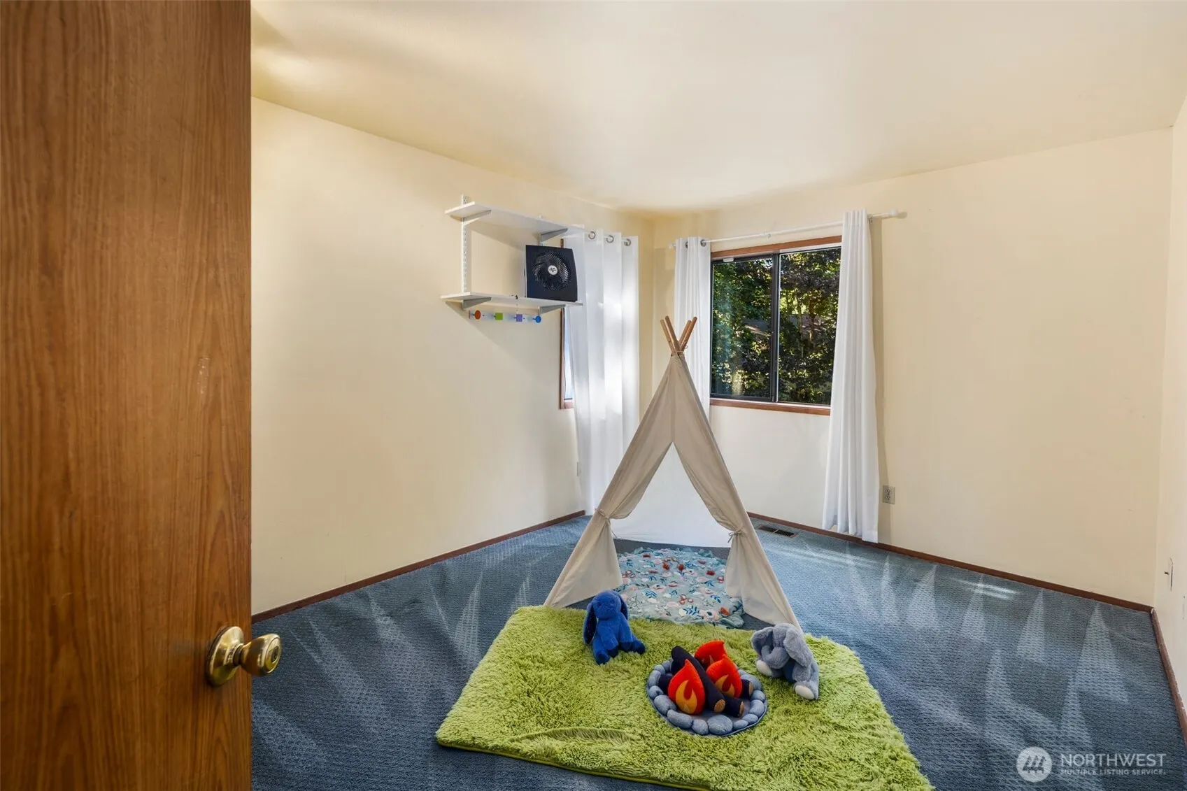 13941 NE 85th Street , Redmond, WA 98052