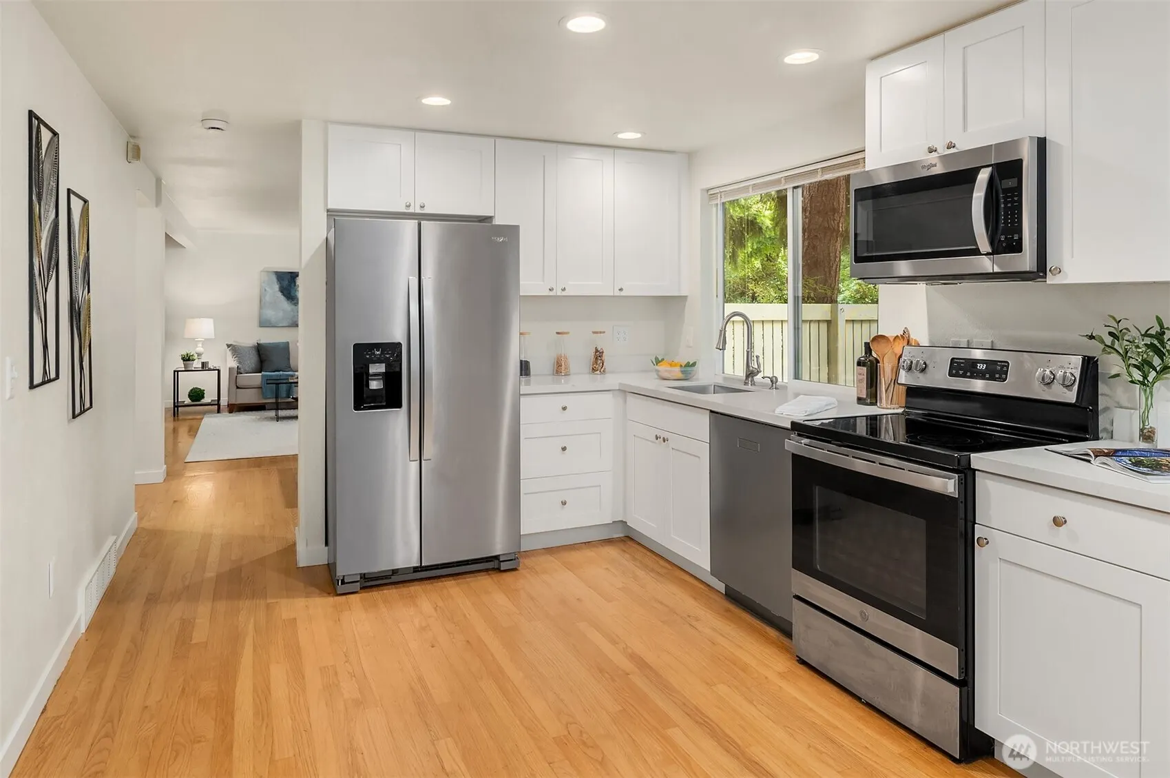 6423 156th Place NE, Redmond, WA 98052