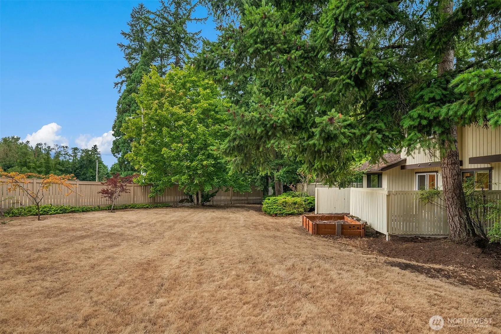 6423 156th Place NE, Redmond, WA 98052