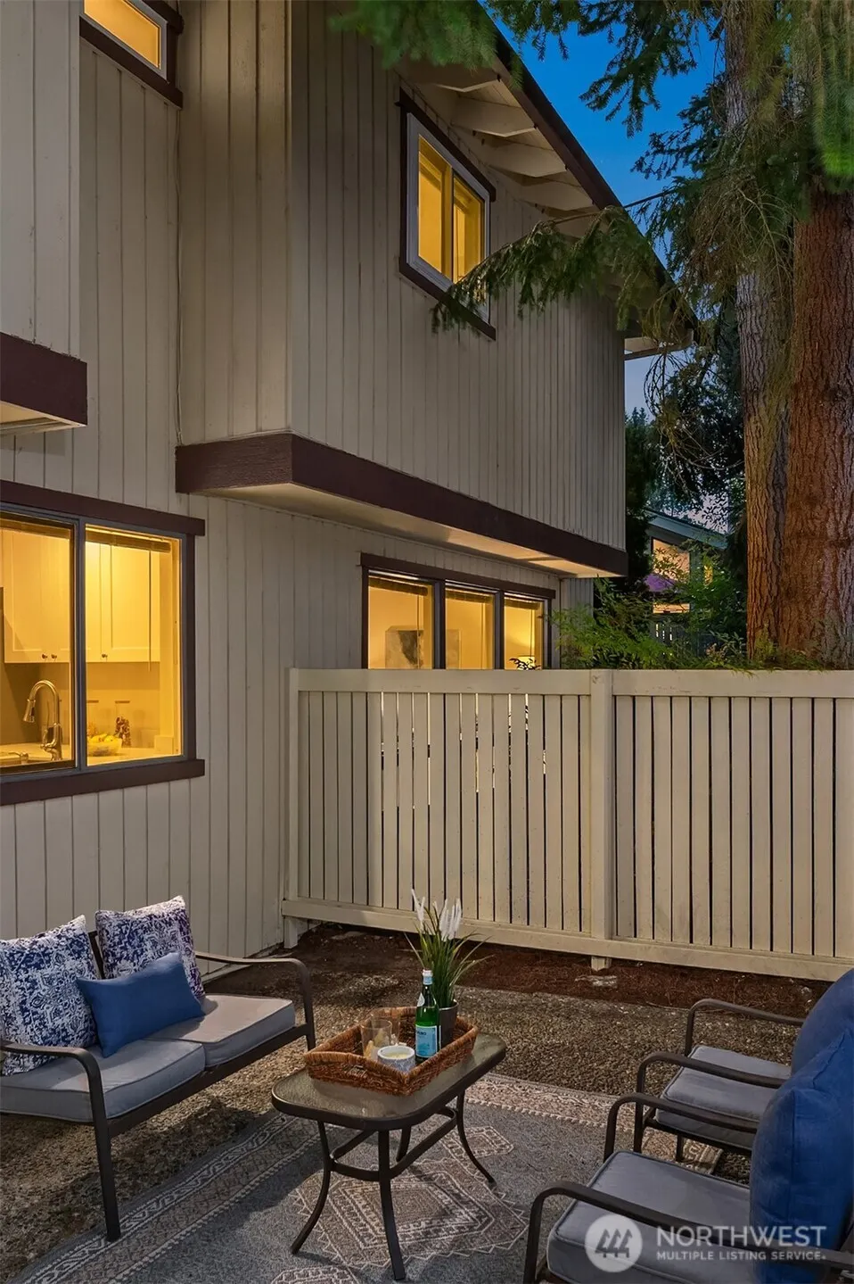 6423 156th Place NE, Redmond, WA 98052