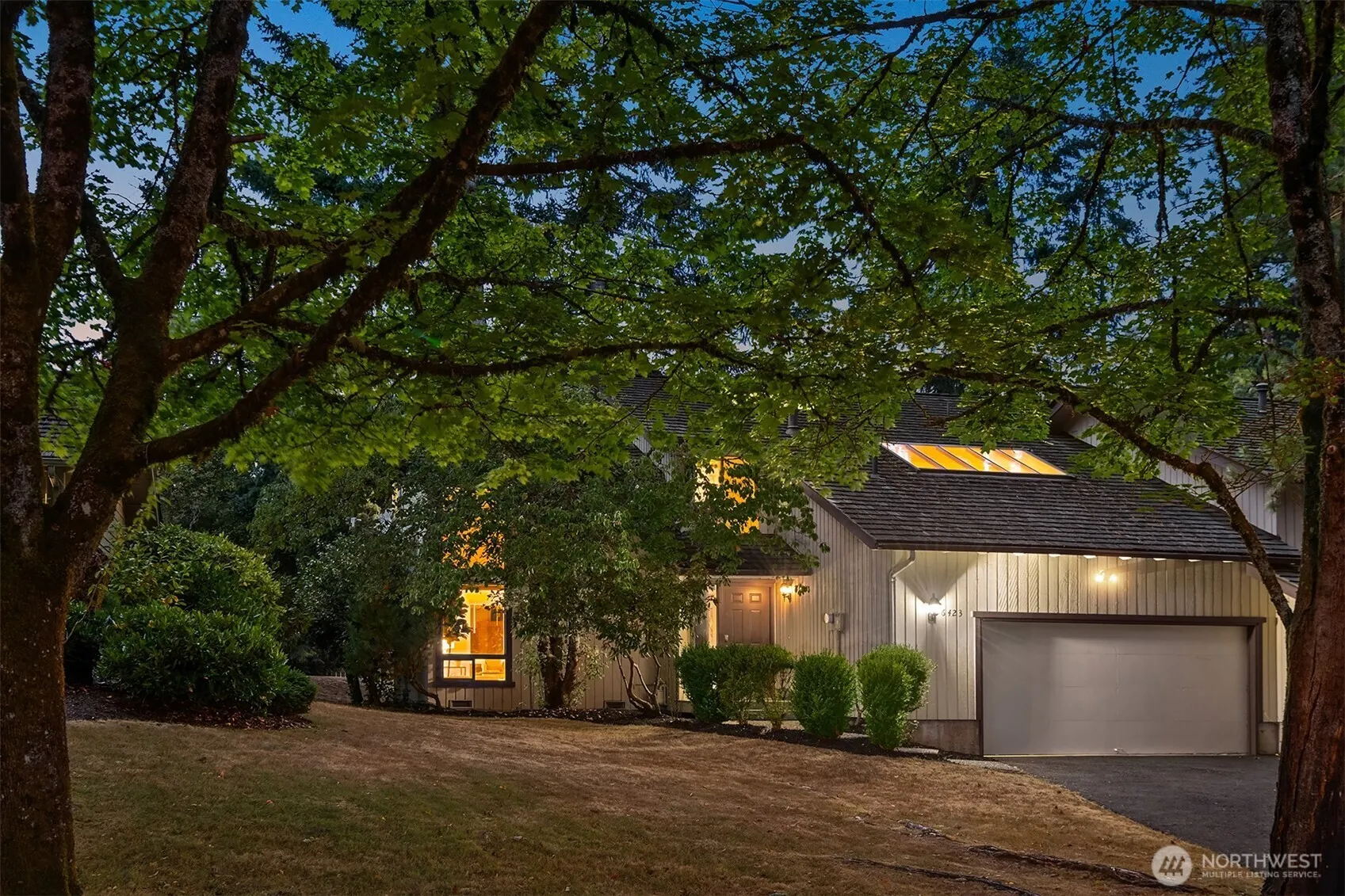 6423 156th Place NE, Redmond, WA 98052