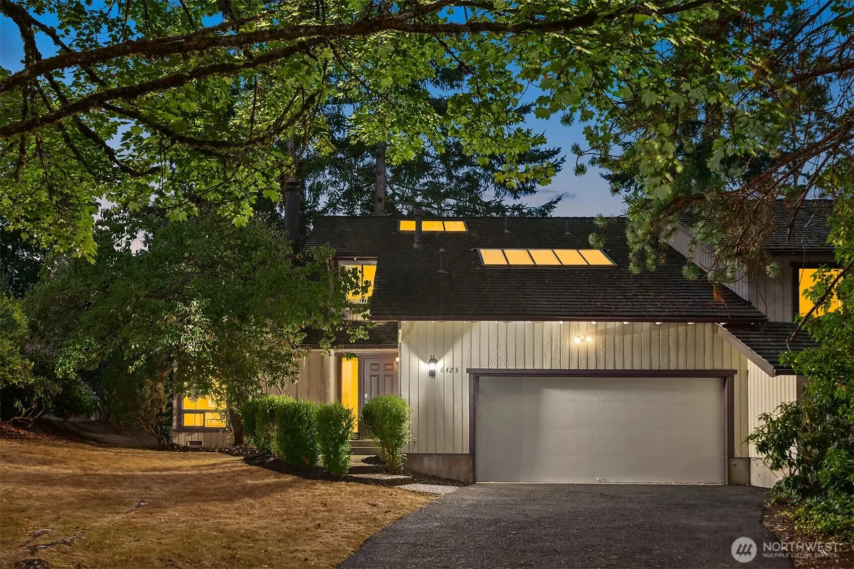 6423 156th Place NE, Redmond, WA 98052