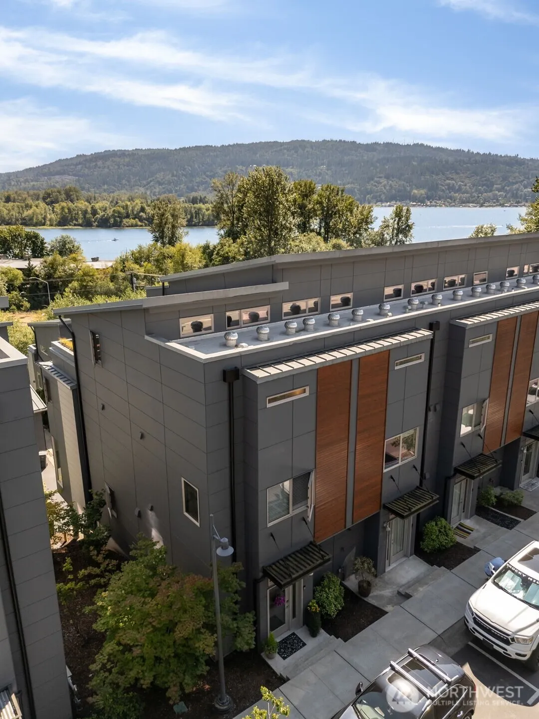 4261 213 Place SE #43, Issaquah, WA 98029-9700