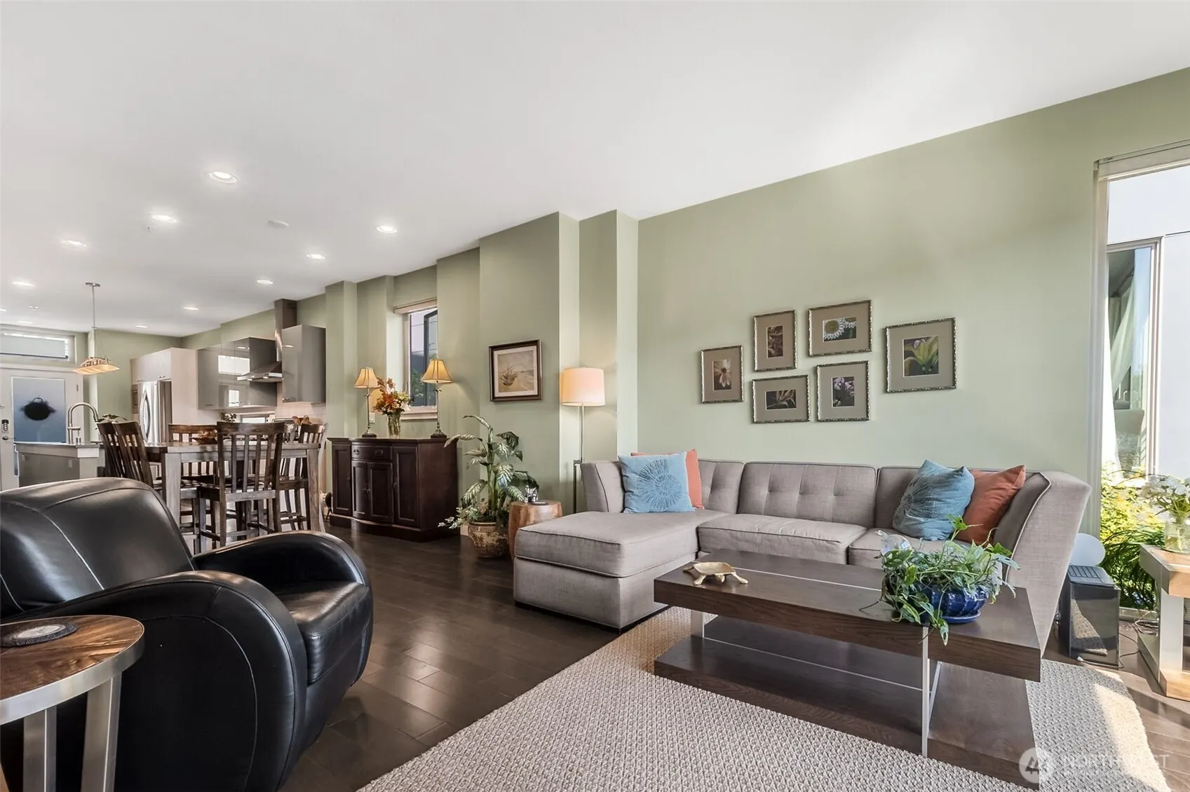 4261 213 Place SE #43, Issaquah, WA 98029-9700