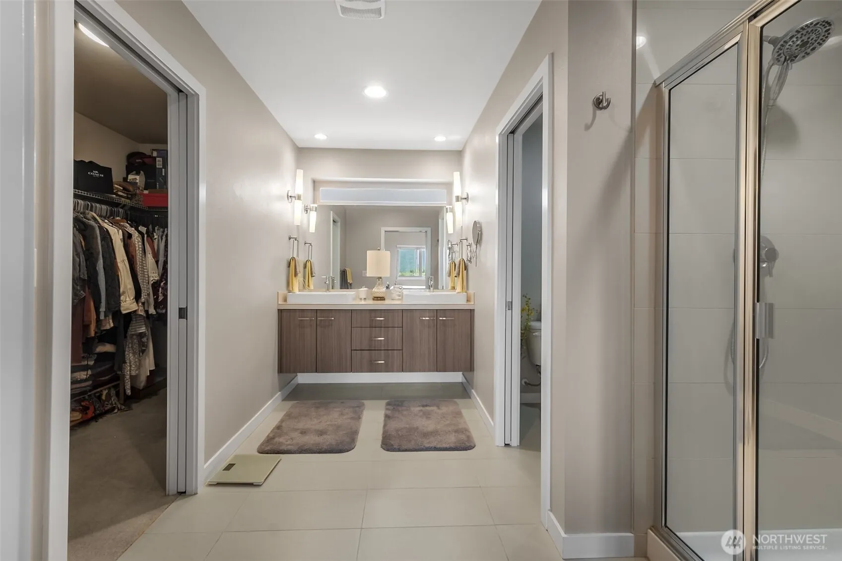 4261 213 Place SE #43, Issaquah, WA 98029-9700