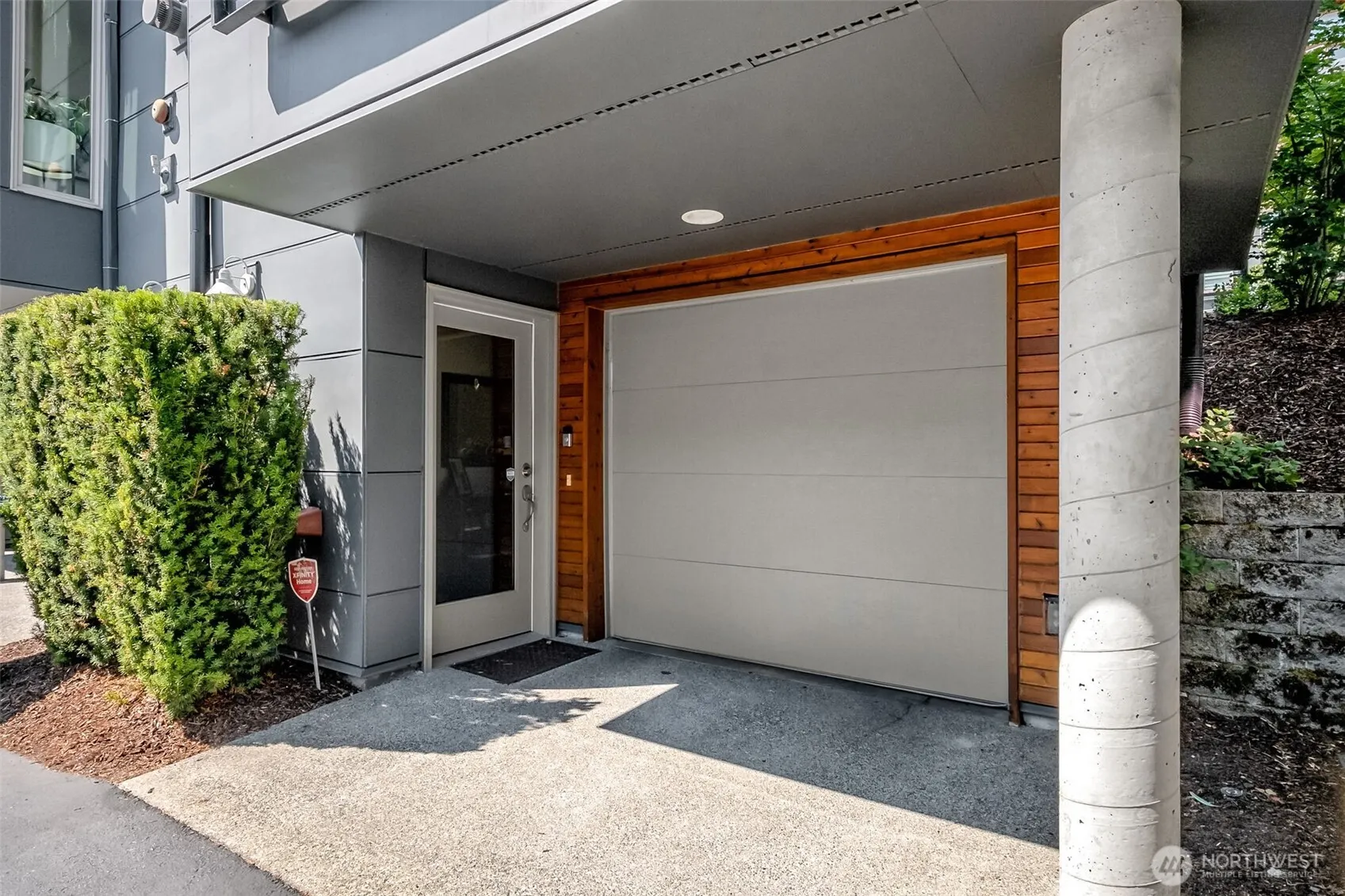 4261 213 Place SE #43, Issaquah, WA 98029-9700