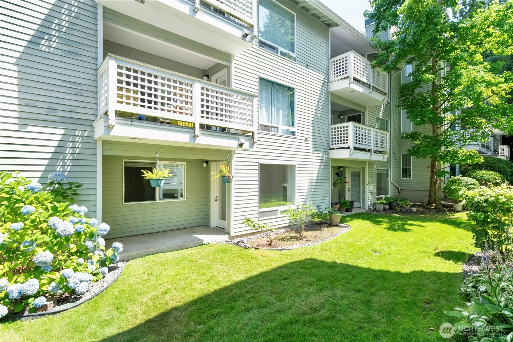 12323 NE 97th St #E, Kirkland, WA 98033