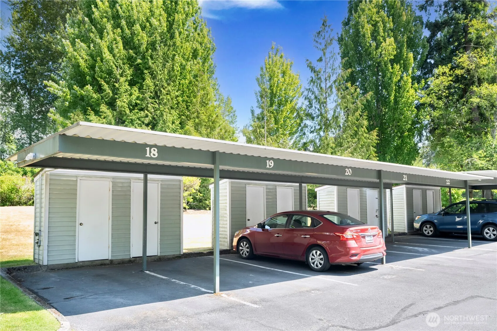 12323 NE 97th St #E, Kirkland, WA 98033