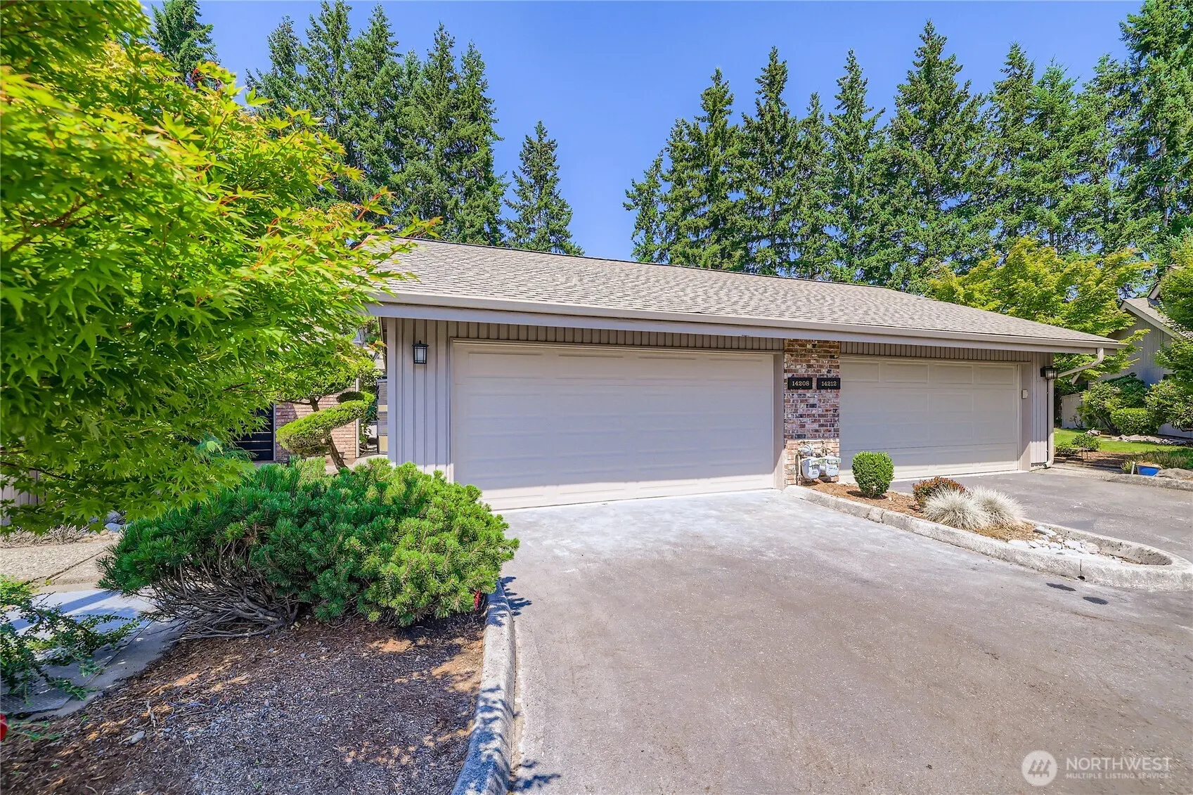 14208 NE 2nd Place , Bellevue, WA 98007